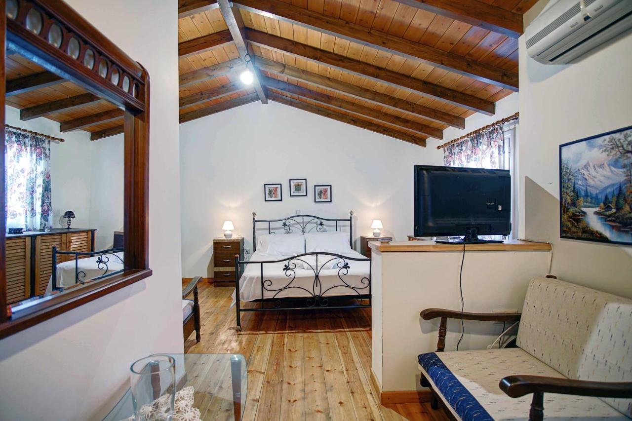 Appartamento Yvoni Village House Kanakádes