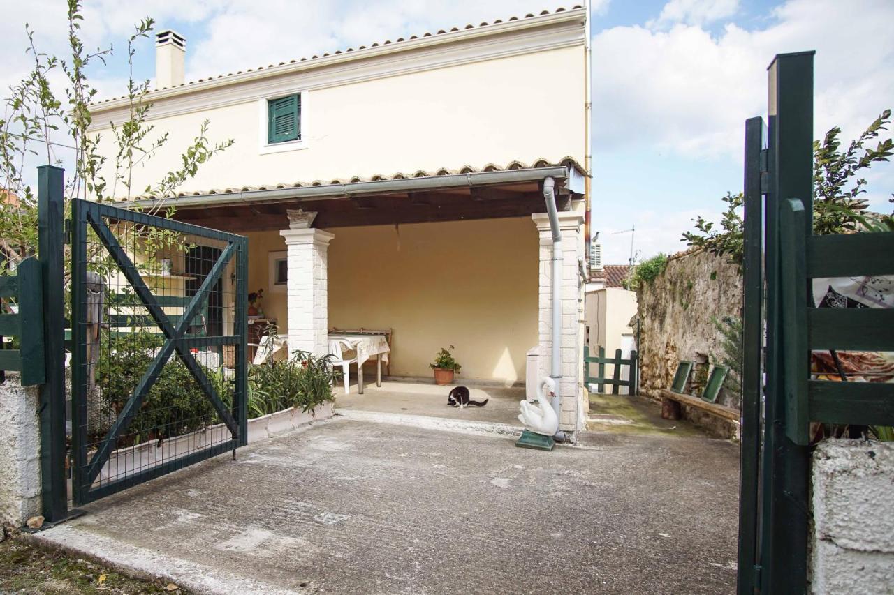 Yvoni Village House Appartamento *